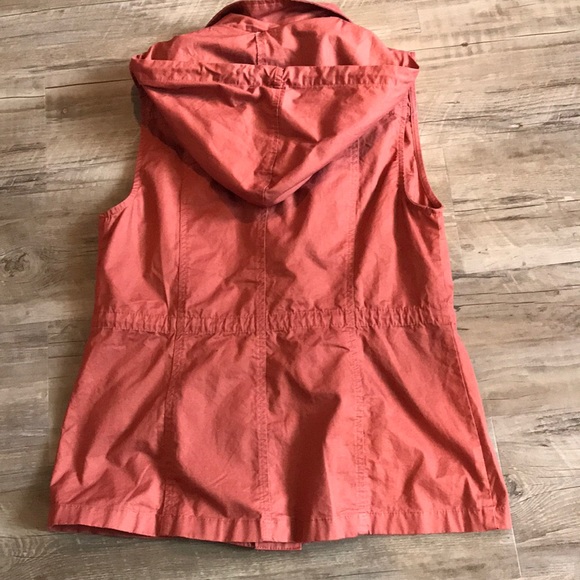 Love Tree Hooded Vest - Picture 3 of 3